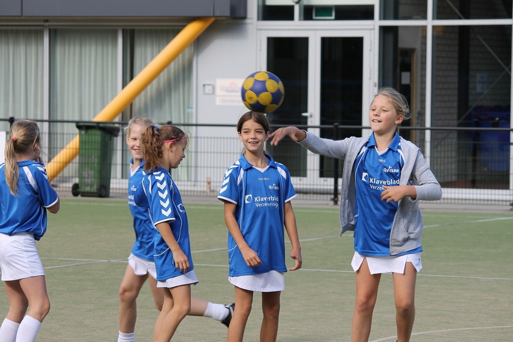 KVT E2 tegen DSC 001.jpg